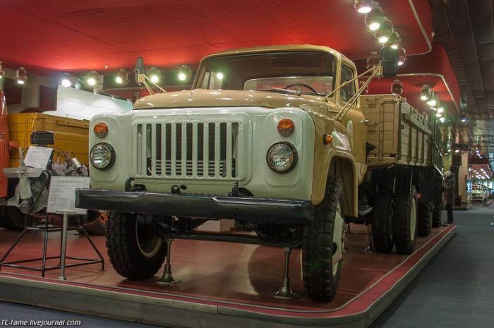 ГАЗ-53 "Газон", лет 10 назад, встречались еще в сельской местности.